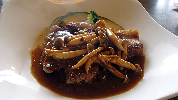 深雪もち豚ステーキ